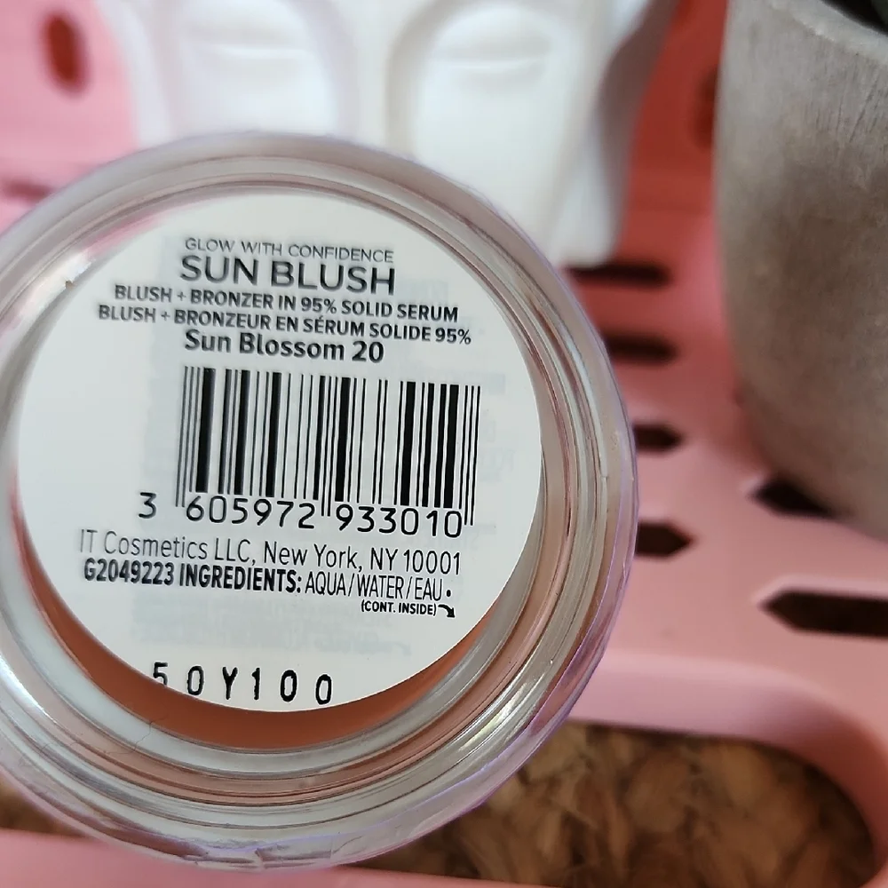 IT Cosmetics Sun Blush in White and Gold - Picture 2 of 3